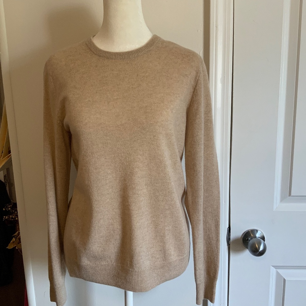 Amicale Crew Neck Cashmere Sweater in Oat Size M, New With Tags